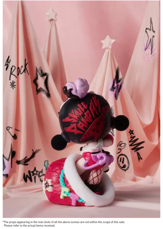 SKULLPANDA The Stocking Surprise Figure
