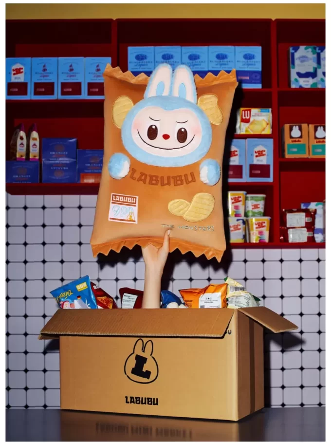 THE MONSTERS Wacky Mart Series-Pillow (Chips)